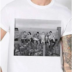 Best reviews of 😉 Skyscraper Group Photo T 👚 Shirt - Friends 😀 -Spencer's Shop 07588379 f