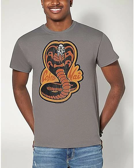 Brand new 😍 Snake Logo Cobra Kai T 👕 Shirt 🔥